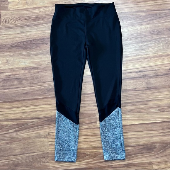 Love Charm Black Gray Mesh Insert Calf Leggings Yoga Pants L/XL Nwot - Picture 3 of 6